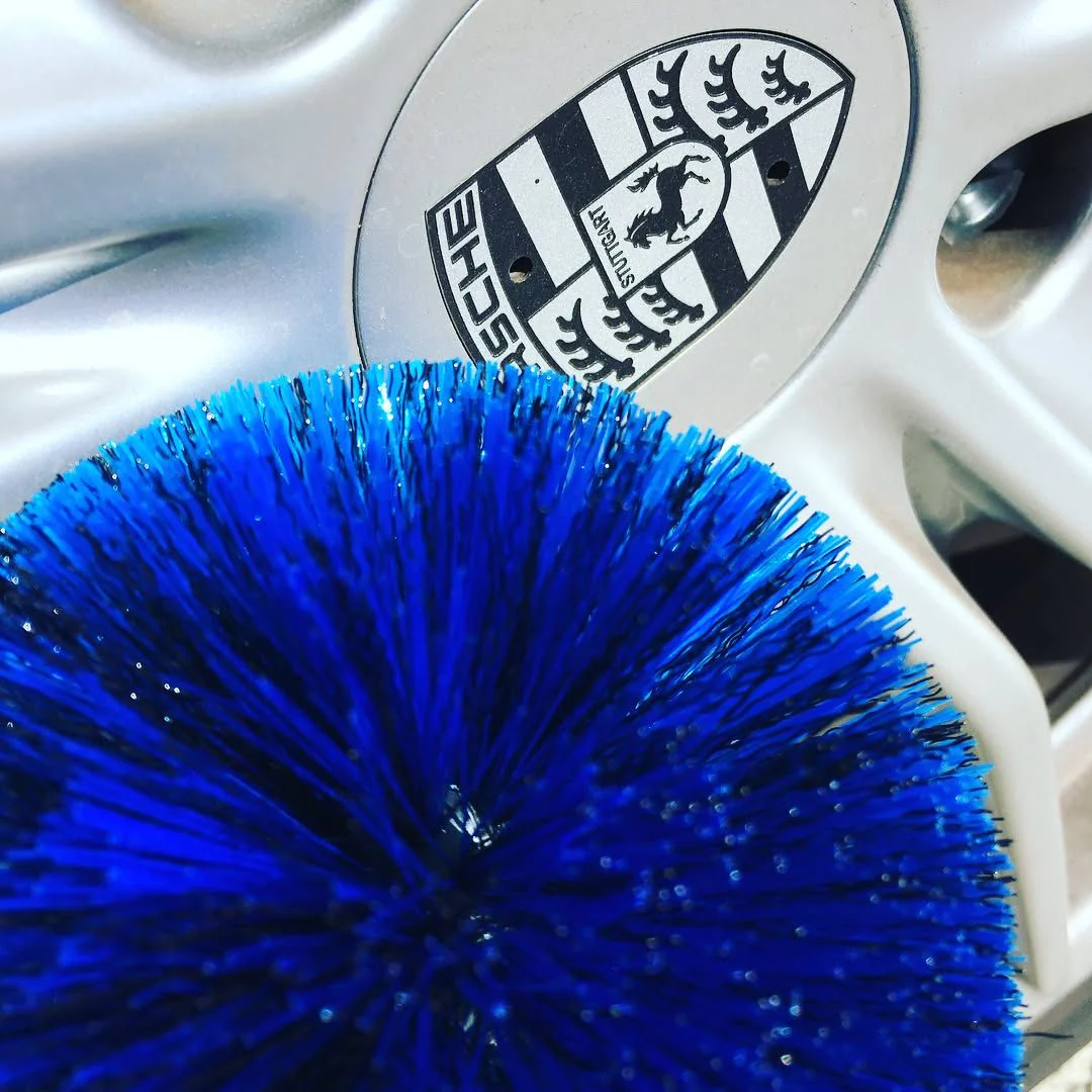 EZ Detail Wheel Brush Go - Wheel and Wheel Arches Brush - Image 5