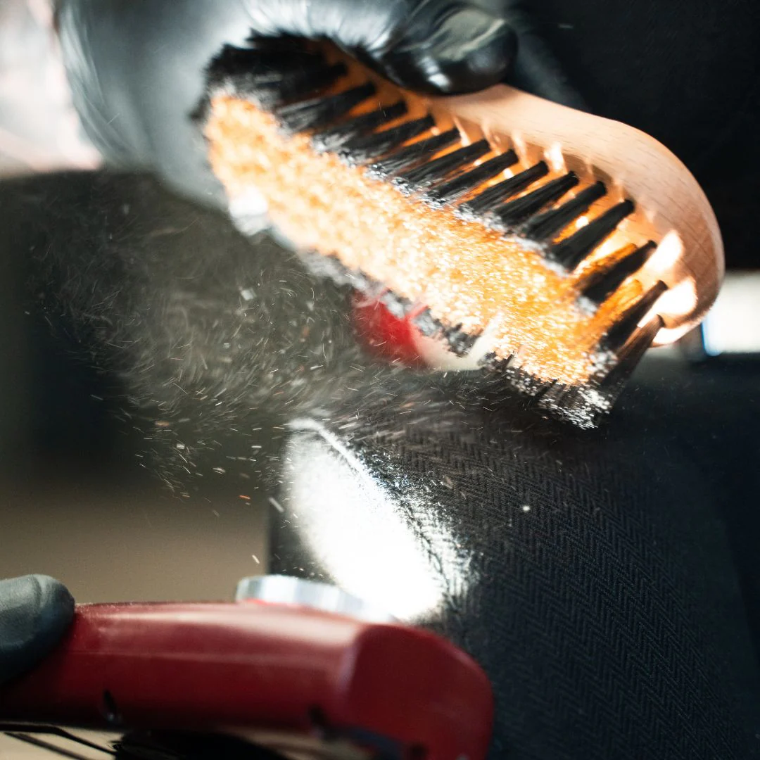Labocosmetica Fabric Seat Brush - Image 3