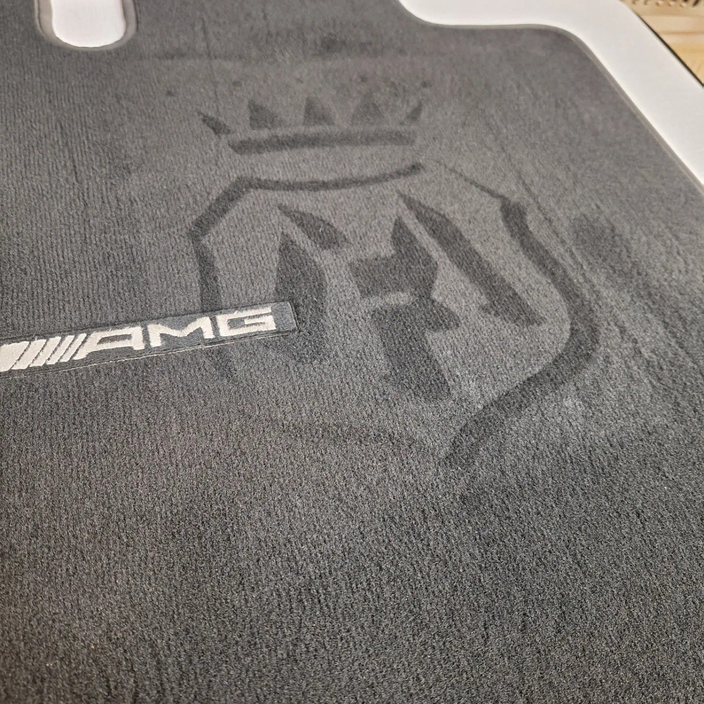 Labocosmetica ICON Carpet Stencil Logo Shaper - Image 10