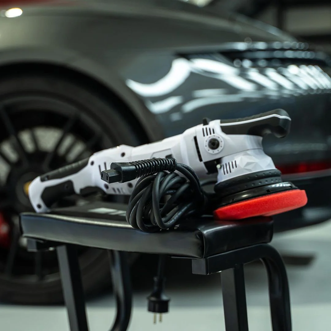 Liquid Elements T4200 - 15mm Orbit Dual Action Polisher - Image 3