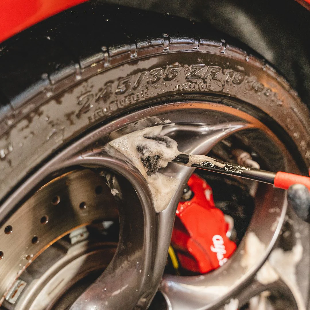 Maniac Wheel and Tyre Cleaner - Image 6