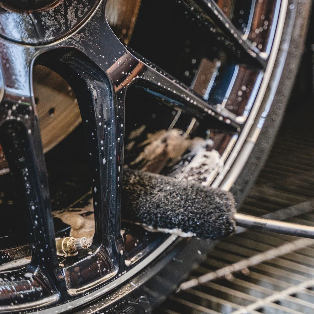Maniac Wheel and Tyre Cleaner - Image 7