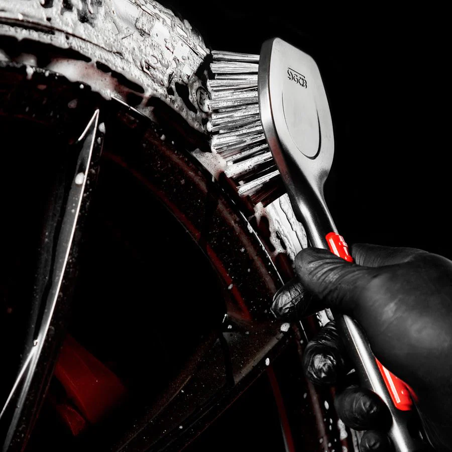 SGCB Tyre Brush Ergonomic Grip with Long Handle - Image 3