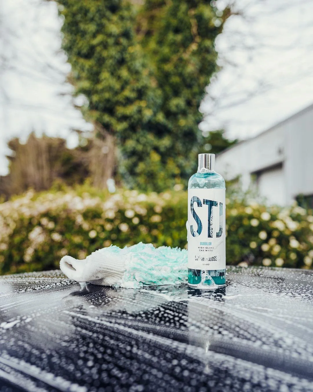Stjarnagloss Gloss Wash Kit - Citrus Pre-Wash, Shampoo, Rinse Aid, Wash Mitt & Drying Towel - Image 3