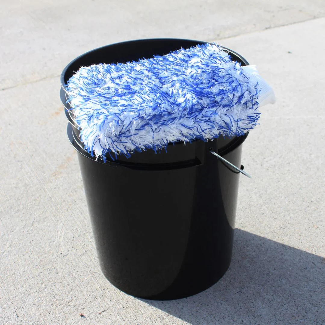 WashMe Deep Pile Microfibre Wash Mitt - Image 4