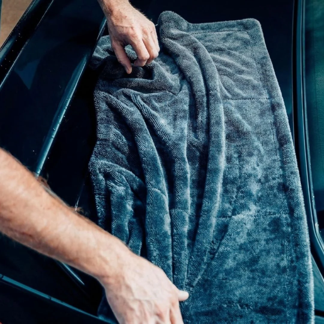 WashMe Twisted XL EXTREME Drying Towel - Grey (1800gsm/80x50cm) - Image 3